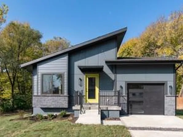 3637 Tracy Ave, Kansas City, MO 64109