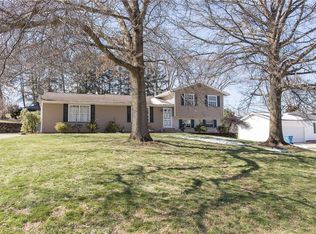 3334 Cherrywood Dr, Barberton, OH