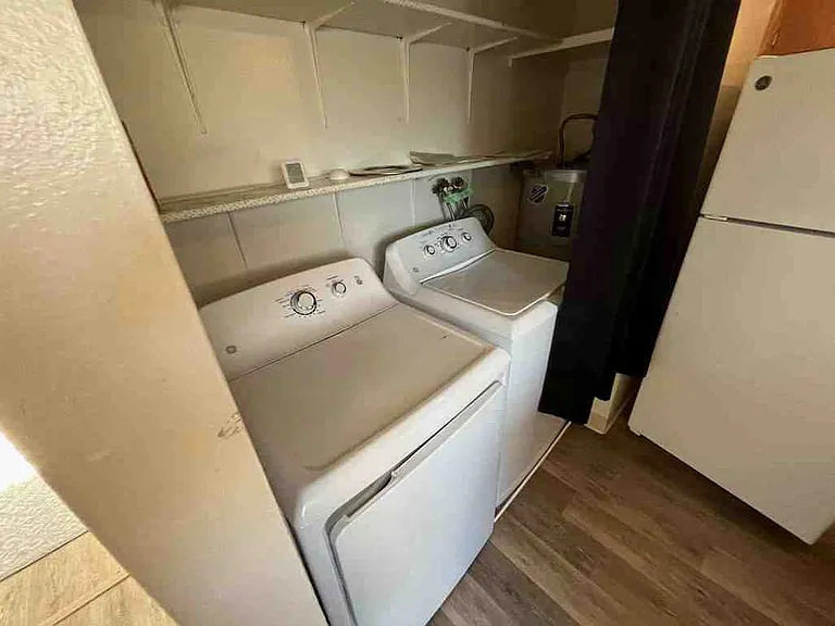 1910 NE Stapleton Rd #1 — Photo 3
