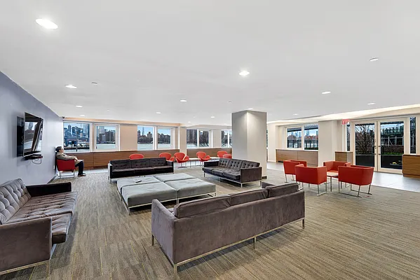 Sold by Bond New York | media 8