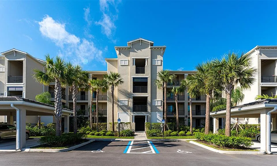 17626 Gawthrop Dr #206
