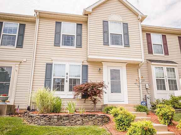 3rd image of 926 Lynham Ct #926