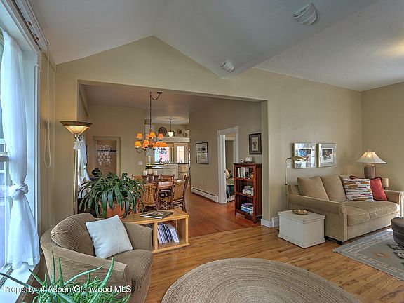 4th image of 1014 Blake Ave