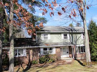 50 Woodcrest Dr, Glenville, NY 12302