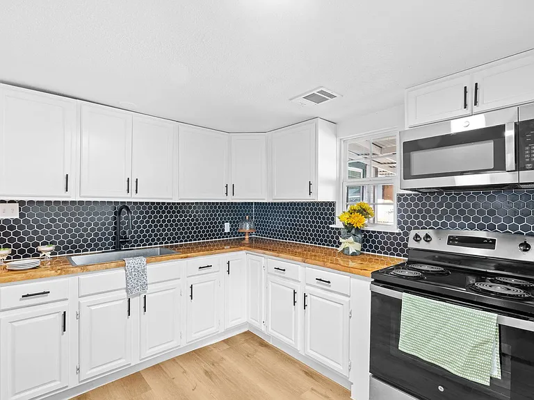 5807 Mayo Dr — Photo 8