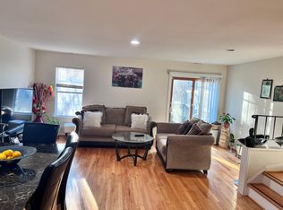 5520 Woodlawn Manor Ct #B, Alexandria, VA 22309