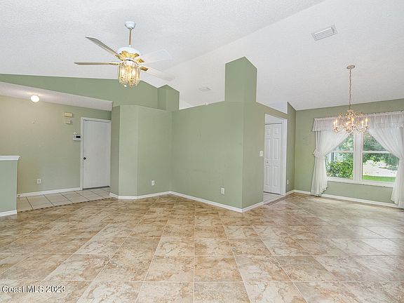 5th image of 4335 S Lakes Cir