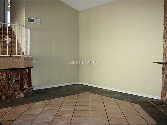 5th image of 337 Chastine St
