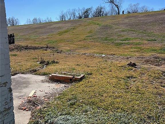 5th image of 101 Hazel Dr