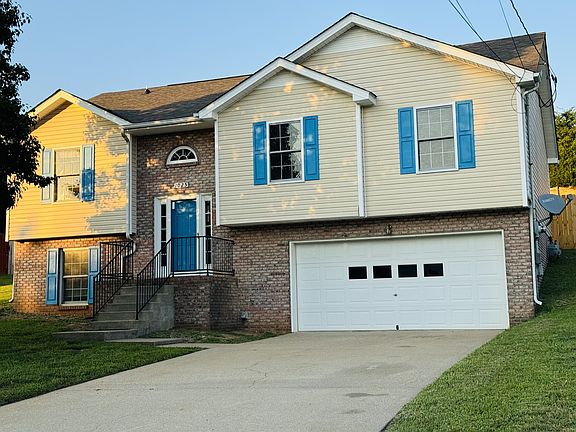 3rd image of 1025 Persimmon Ct