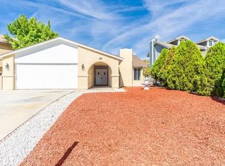 13860 Evergreen Ln, Victorville, CA 92395