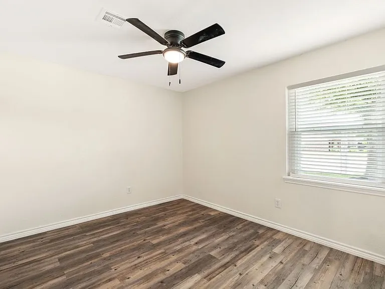 11903 Edgar St — Photo 24