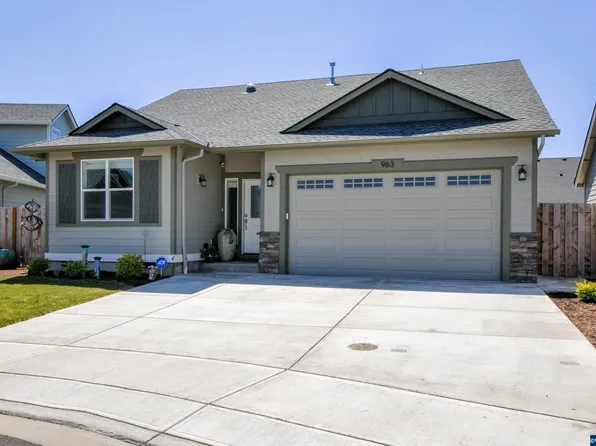 963 Hickory St, Independence, OR 97351