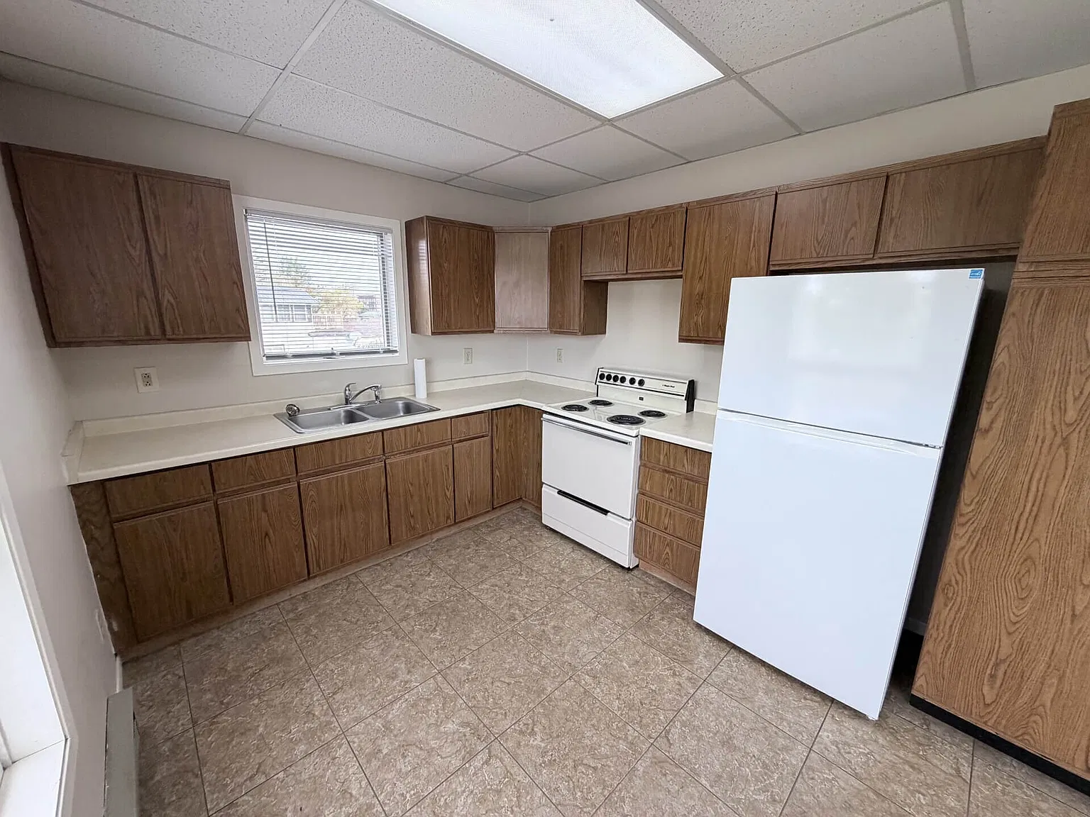 2 bed, $1,000 — Photo 2