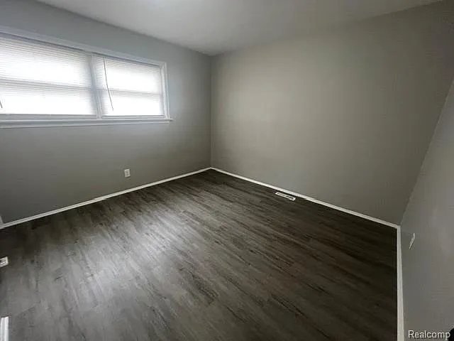 1774 Council Ave — Photo 9