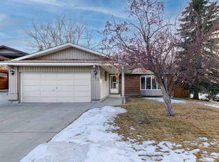 503 N Dalcastle Mews NW, Calgary, AB T3A 2P3