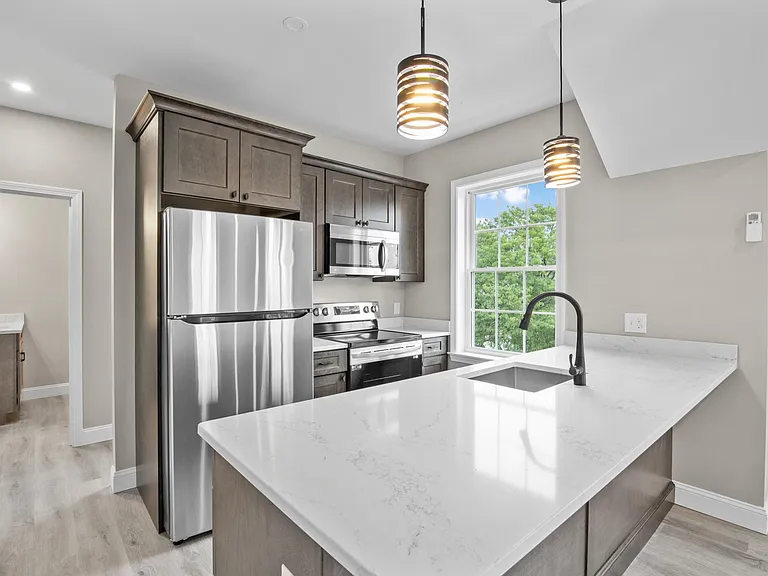 680 Union St — Photo 15