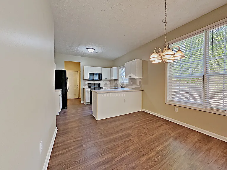 2319 Clipper Ln — Photo 5