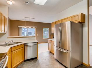 8076 Stratford Cir S, Shakopee, MN 55379