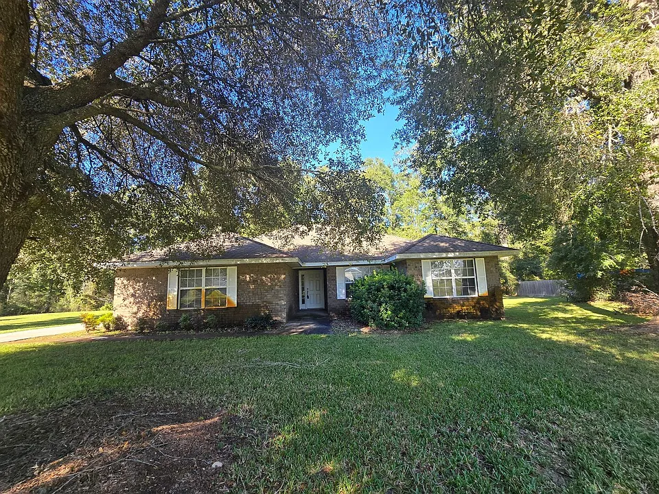196 SW Timberland Ct