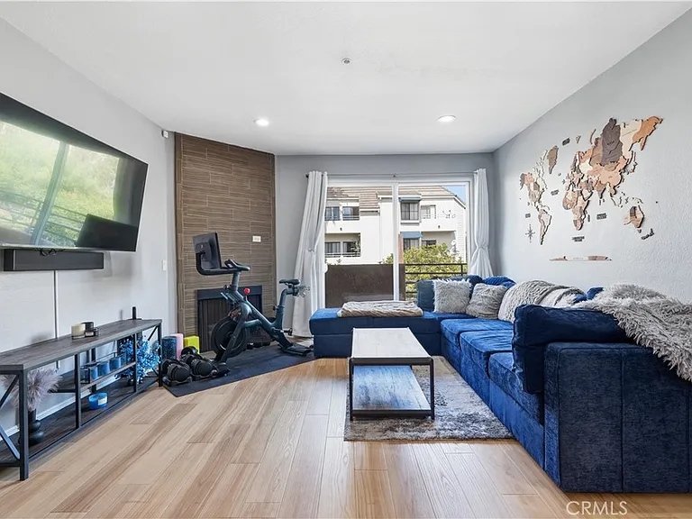 640 W 4th St — Photo 5