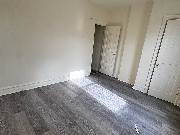 1330 W Liberty St — Photo 6