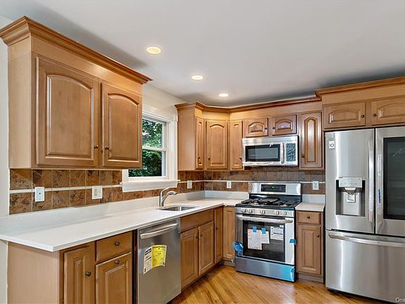 2nd image of 103 Westerly St Floor 1
