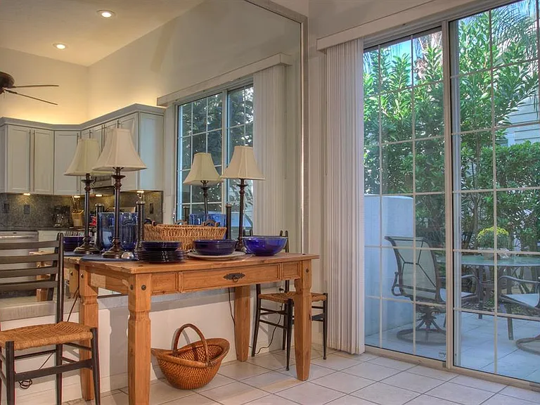7911 Whitebridge Gln — Photo 18