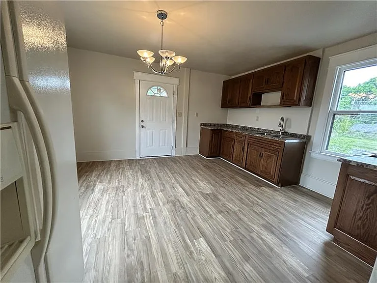 377 Lawson Ave #2 — Photo 5