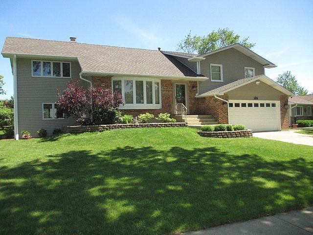 1st image of 224 W Beech Dr