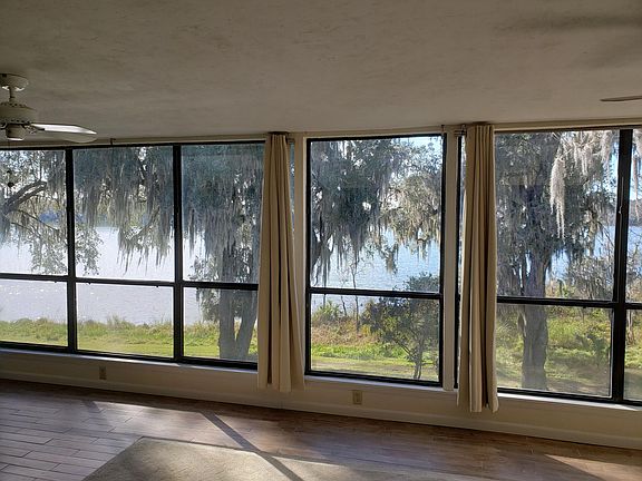 5th image of 2552-2552 SW 14th Dr