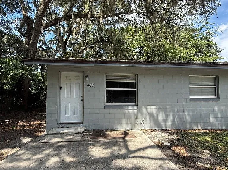 409 Lake St — Photo 1