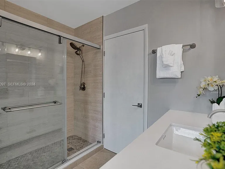 1941 SW 52nd Ter #1941 — Photo 30