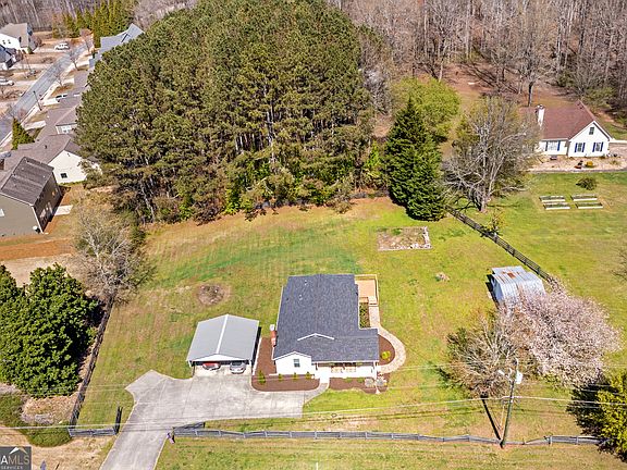 3rd image of 3020 Spot Rd