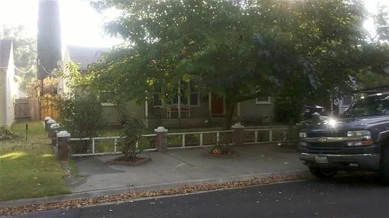 1506 Stetson Ave photo 1