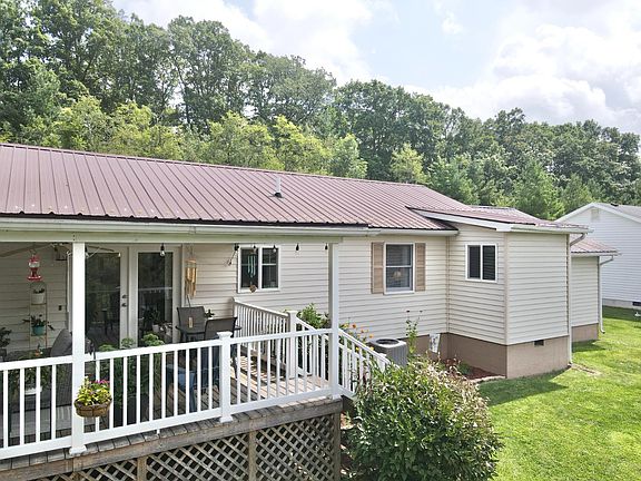 4th image of 429 Mikee Rd