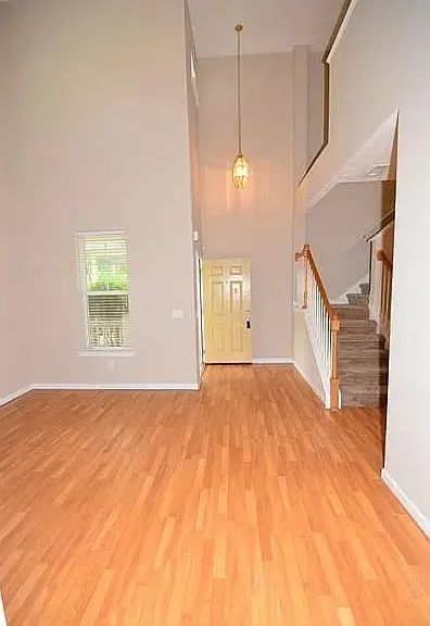 4333 Ben Hill Rd — Photo 3