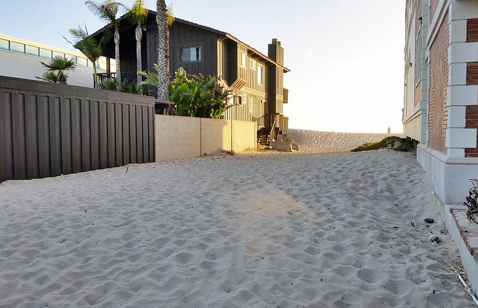 Lot 30'x130' - 3 Stories OK