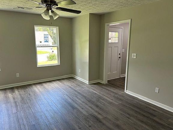 3rd image of 433 Rhett Dr