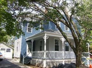 301 Baer Pl, New Hyde Park, NY 11040
