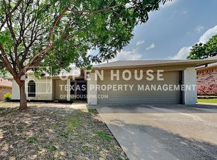 8209 Lara Ln, Watauga, TX 76148