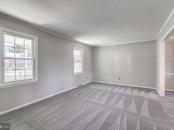 3rd image of 447 Spruce Dr