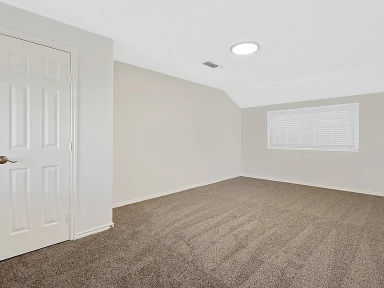814 Coit St — Photo 6