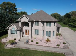 305 E Avon Rd, Rochester Hills, MI