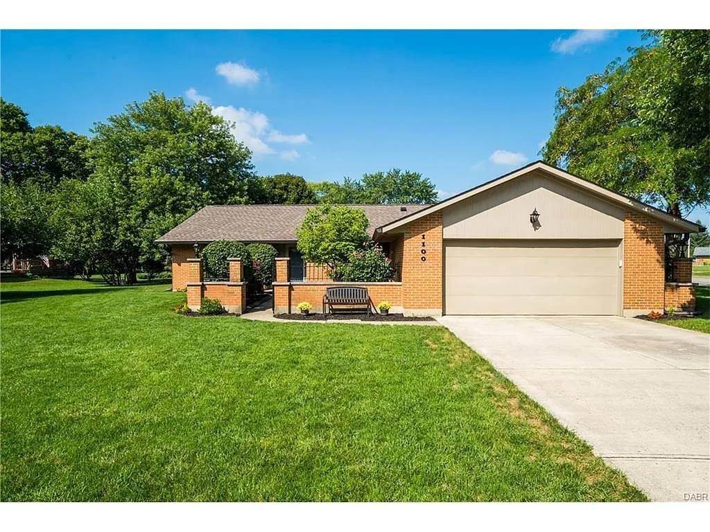 1100 Scenic Ct photo 1