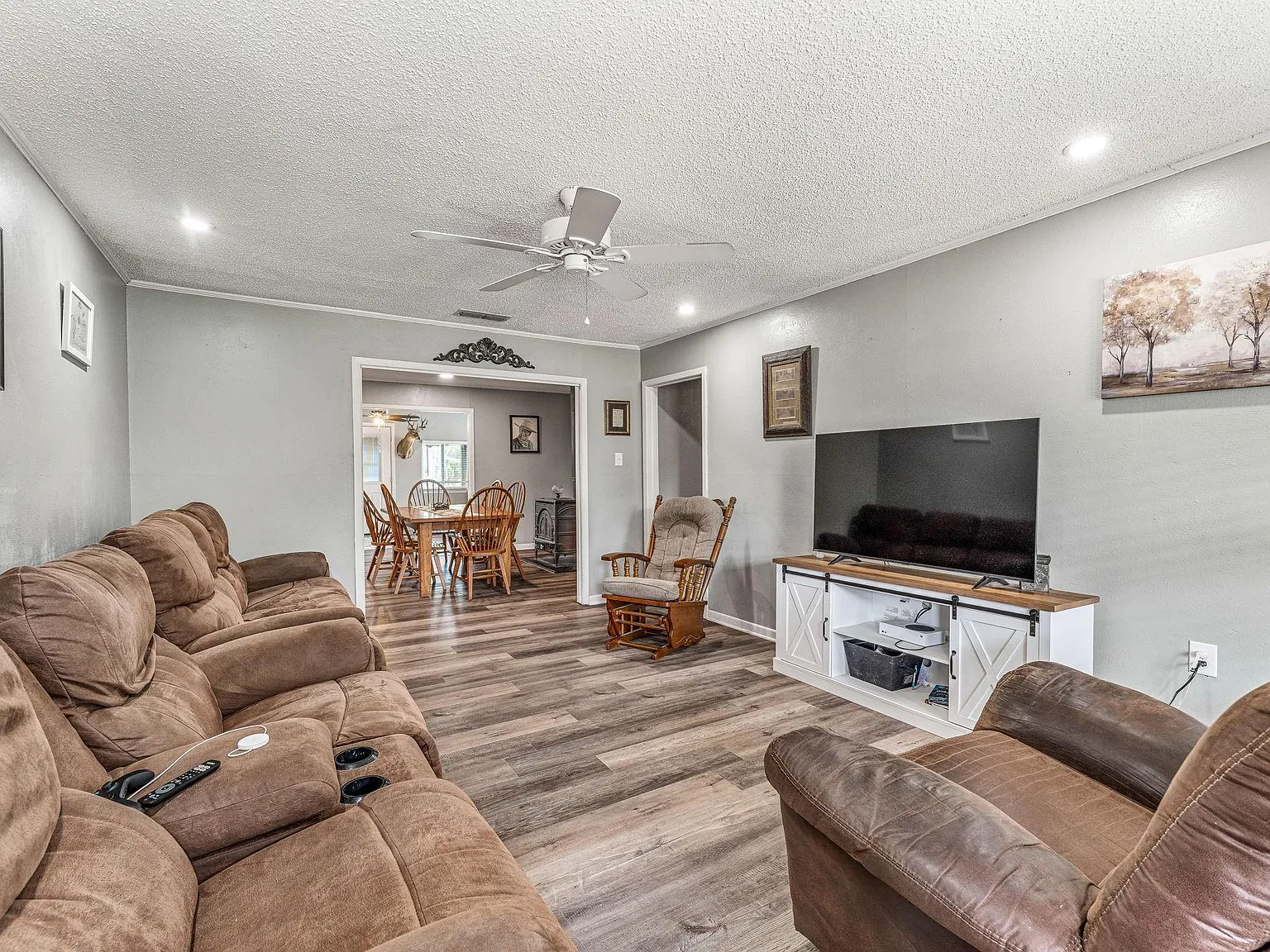 3 bed, 1944 sqft, $525 — Photo 3