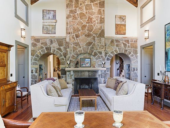 12th image of 167 Pollywood Ln