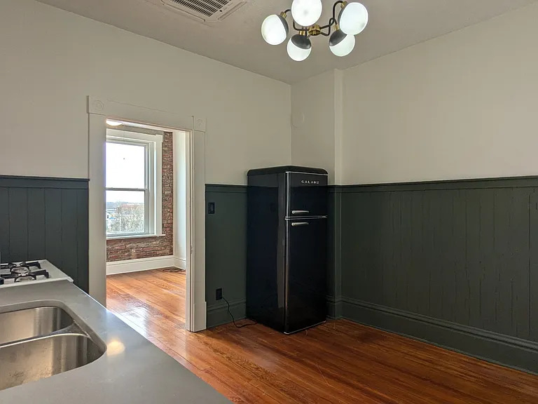 128 N Broad St — Photo 18