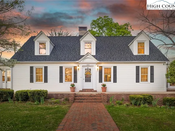 203 Norwood Street, Lenoir, NC 28645