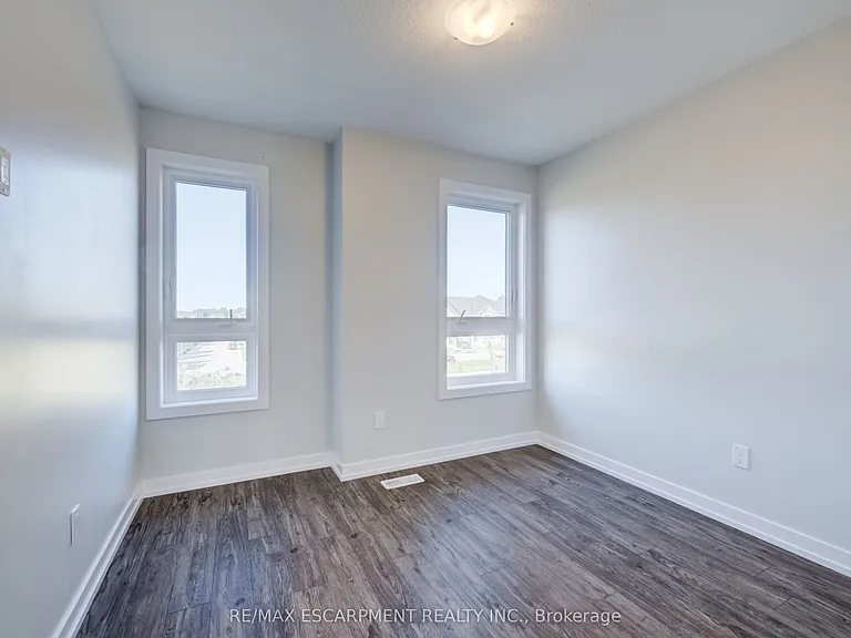 247 Burke St — Photo 23